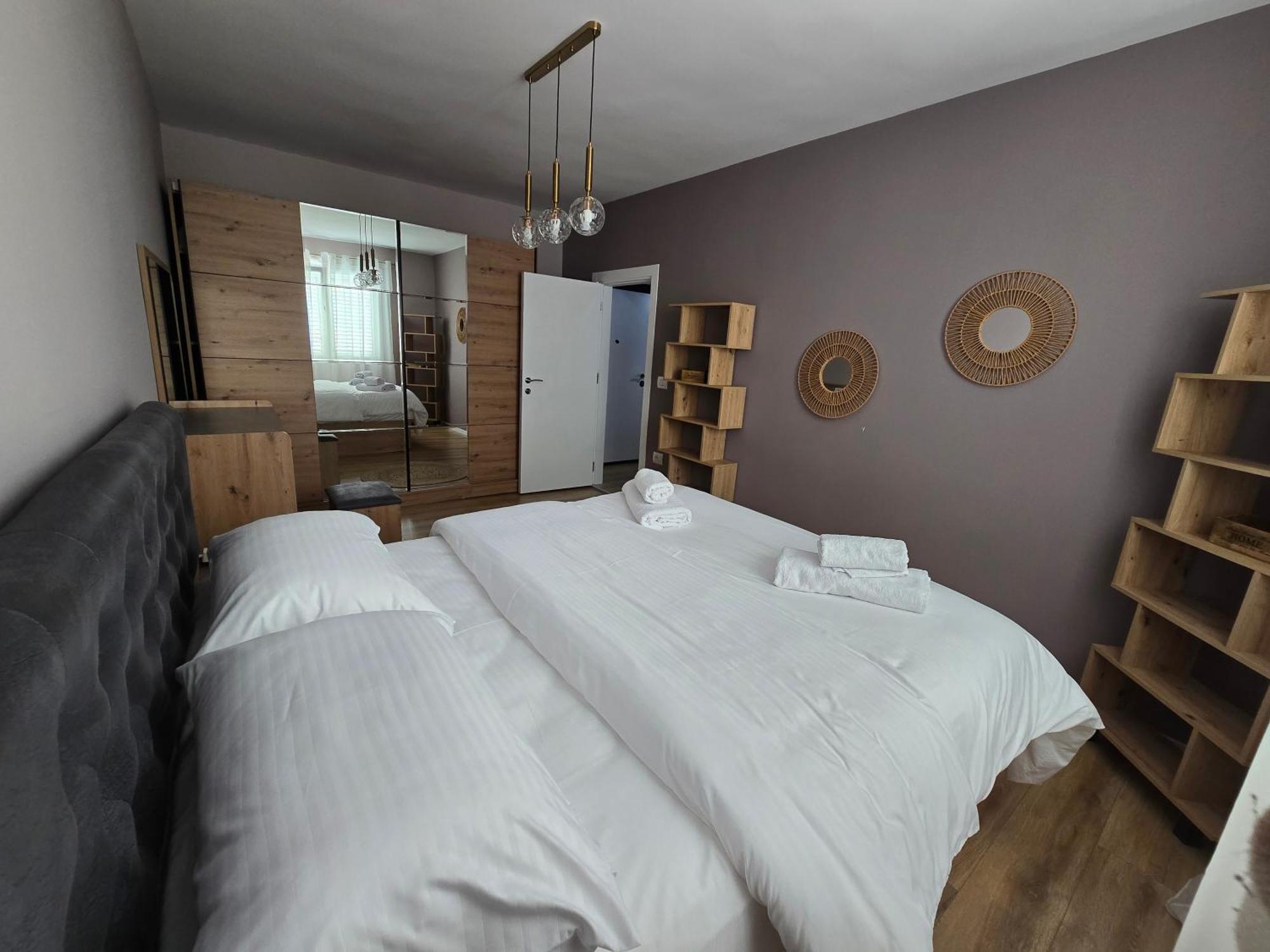 Charming Escape * Tiranë
